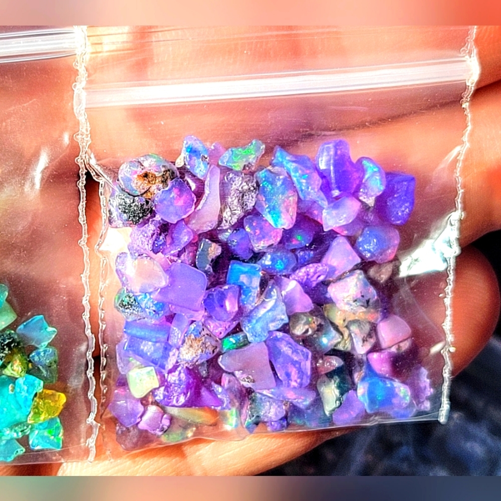 🌟 35pcs. Natural Purple/Black Ethiopian Fire Opal chips